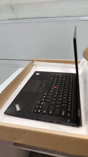 Lenovo X1 Carbon